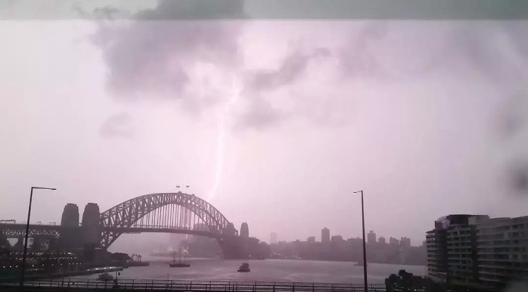 悉尼人注意！雷暴席卷全城，已有人被雷劈死！飓风、暴雨、冰雹，这个周末注意安全！（视频/组图） - 27
