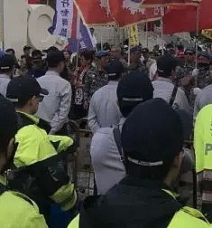 “台独”在台北大游行！别急，台湾还是有人反制的！（组图） - 1
