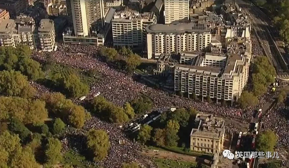 67万英国民众走上伦敦街头抗议脱欧，“我要留在欧盟，给我第二次公投机会！（组图） - 3