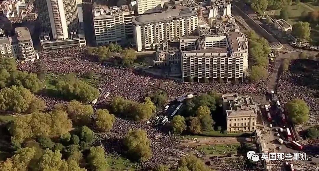 67万英国民众走上伦敦街头抗议脱欧，“我要留在欧盟，给我第二次公投机会！（组图） - 5
