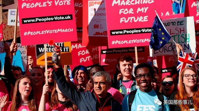 67万英国民众走上伦敦街头抗议脱欧，“我要留在欧盟，给我第二次公投机会！（组图） - 11