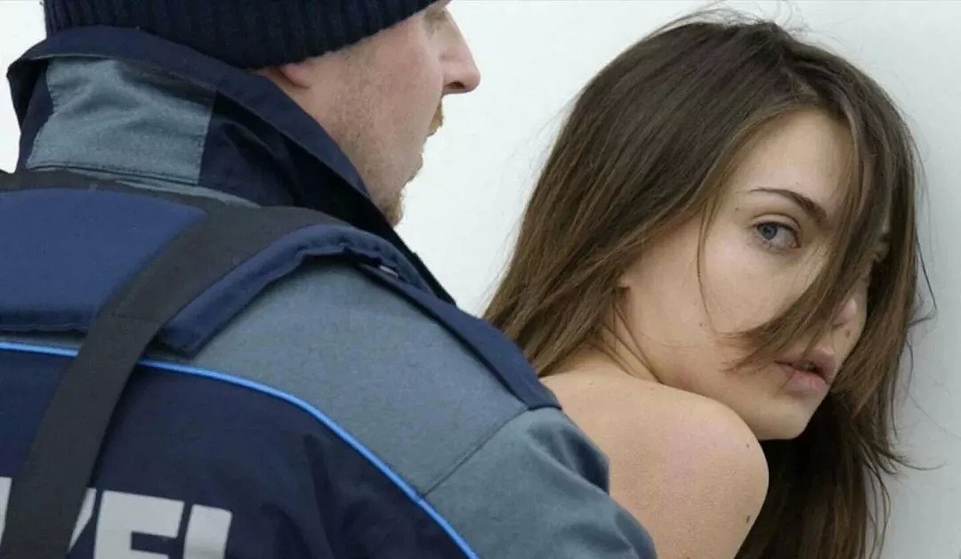 这个裸露乳房抗议女性卖淫的女权组织，却被爆料幕后推手是毒枭（组图） - 12