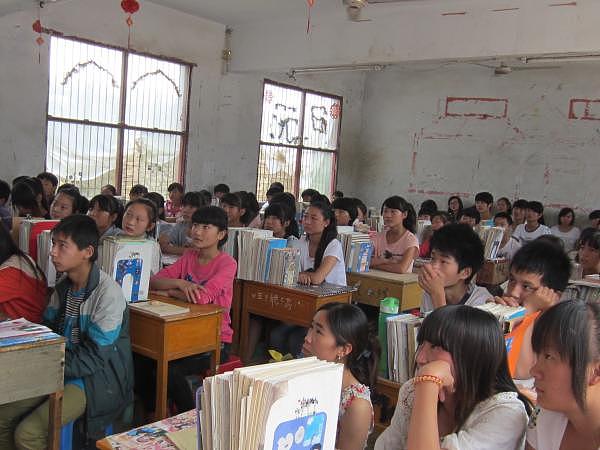 一个美国华裔妈妈把孩子送进中国公立学校以后…（组图） - 5