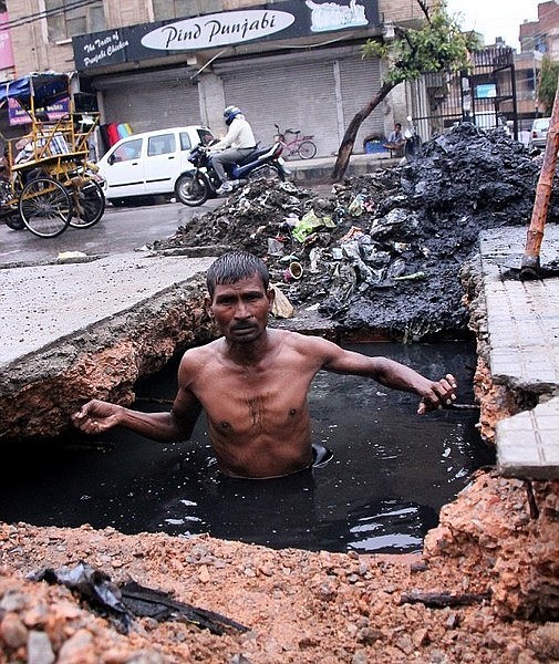 堪称大屠杀！悲惨的印度清洁工：近600人惨死（组图） - 14