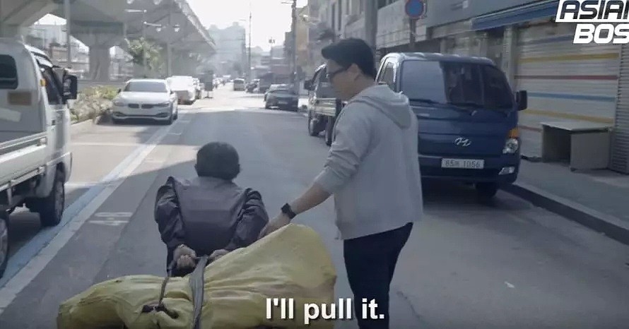 韩国老人有多穷？他们拍了一个捡纸皮的韩国老奶奶的视频，震惊无数网友（组图） - 17