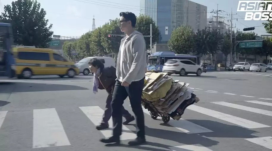 韩国老人有多穷？他们拍了一个捡纸皮的韩国老奶奶的视频，震惊无数网友（组图） - 18
