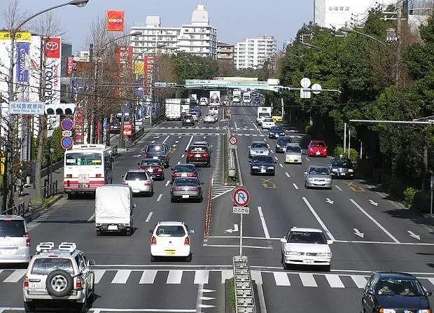 目瞪口呆！日本逆天停车场，2平方米竟停204辆车！（组图） - 4