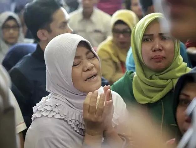 最新！印尼一架廉航波音客机坠毁！机上载189人全部遇难（组图） - 9