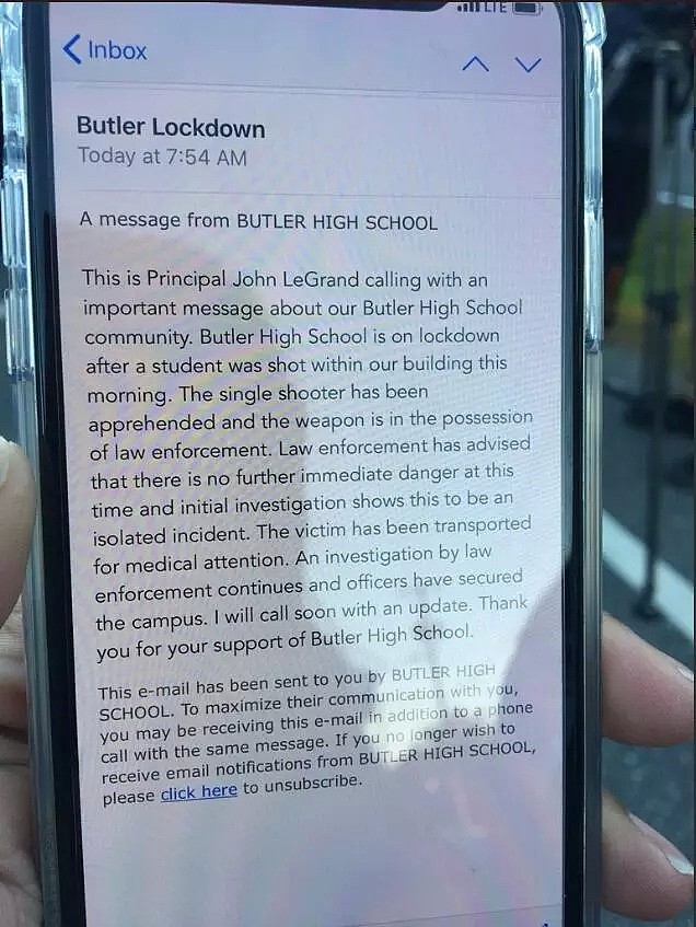 又发校园枪击案！学生拍下现场视频，所有人都在尖叫逃窜！警察封锁整个学校！（组图/视频） - 6