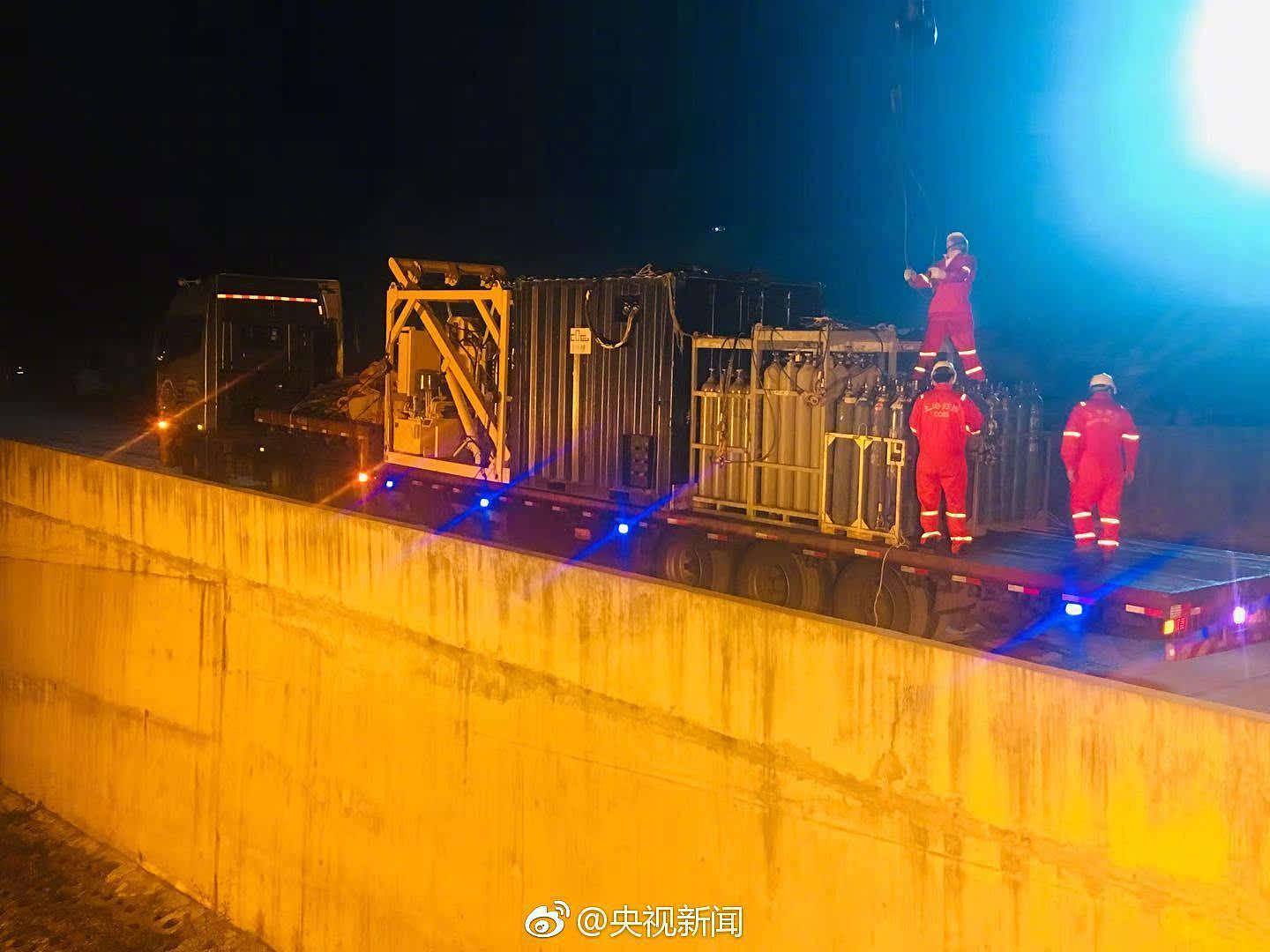 重庆坠江公交第3具遇难者遗体被找到，救援遭质疑，真相你可能不知道...（组图） - 4