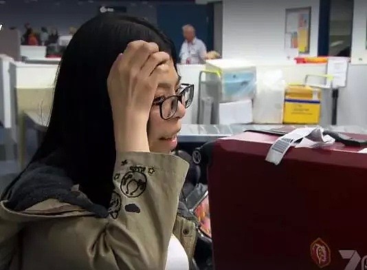 中国女留学生在悉尼机场被拦下，行李箱一打开，海关人员全傻眼了！（组图） - 12