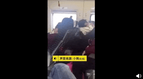 抚摸、亲吻、摸屁股，中国父亲高铁上“疼女儿”惹争议！警方：系父女，不构成猥亵！（视频/组图） - 23