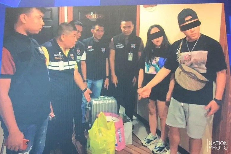 丢脸！中国妹子在机场偷行李箱被捕！专挑贵的，还偷中国游客！（视频/组图） - 22