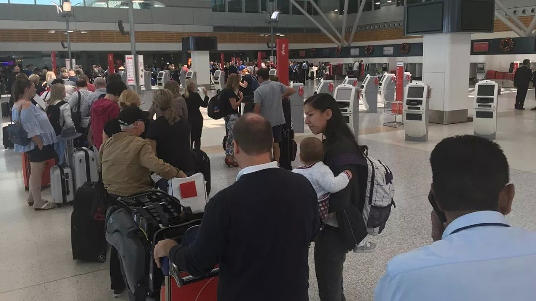 悉尼机场大面积延误，只因突然停电！大批乘客滞留，有人等了3小时（组图） - 3