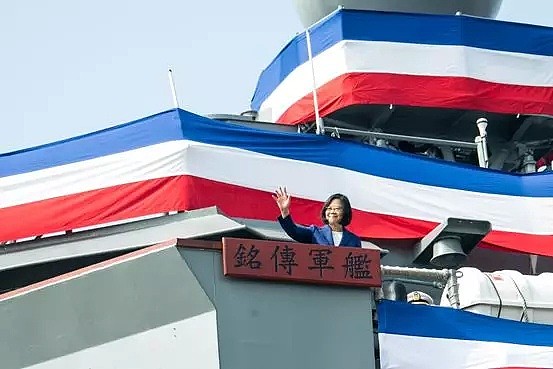 台湾获两艘美淘汰军舰后大放厥词 叫板东风导弹（组图） - 5