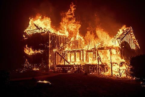 加利福尼亚州发生大火：多人受伤 居民撤离（组图） - 3