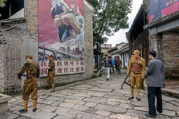 中国近年来拍摄了大量反映“抗日战争”题材的电视剧。