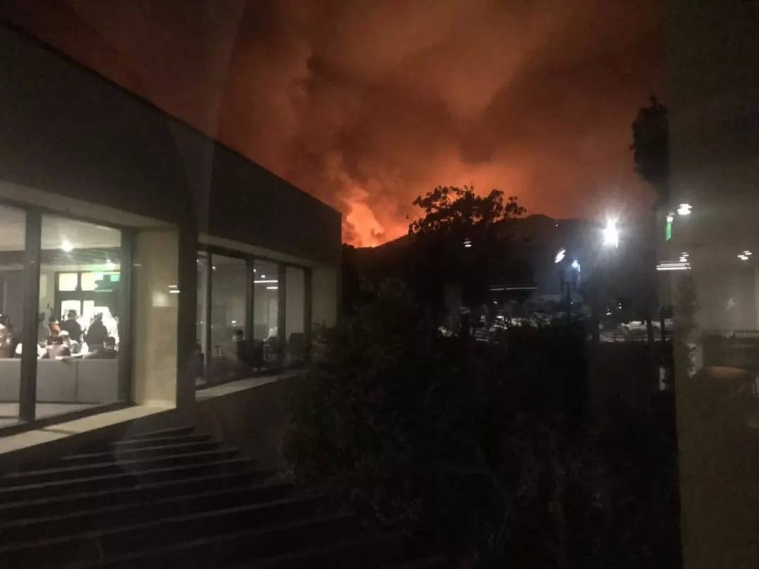 25死110失踪，美国超级山火几度失控，但当地留学生已成功撤离（组图） - 13