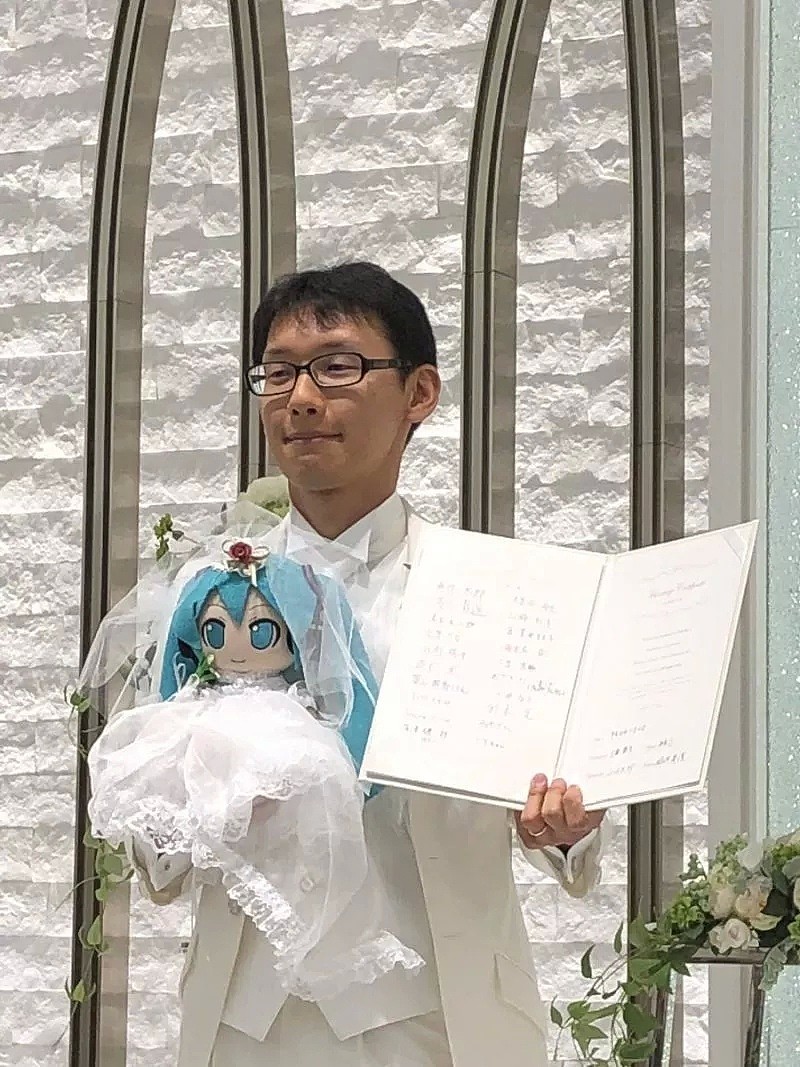 这个日本宅男最终还是和自己深爱的二次元女孩结婚了...开心就好...（组图） - 13