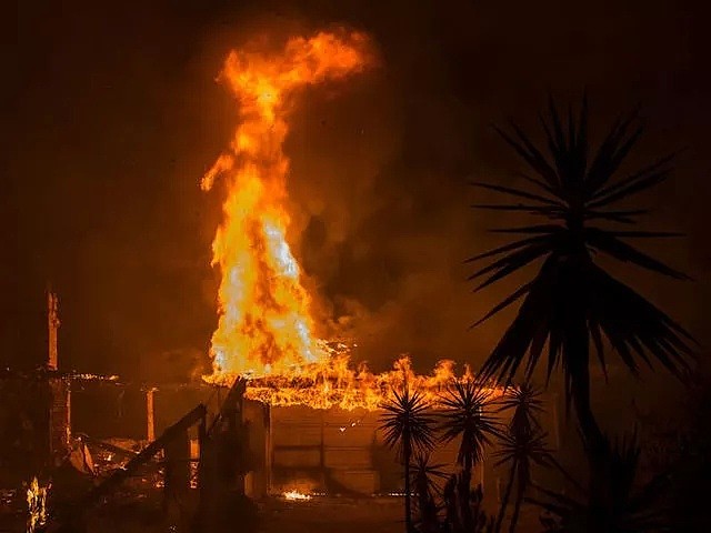 卡戴珊家被烧，可儿前夫被迫撤离！加州大火已造成，25人死亡110人失踪！留学生全部安全撤离！（组图） - 41