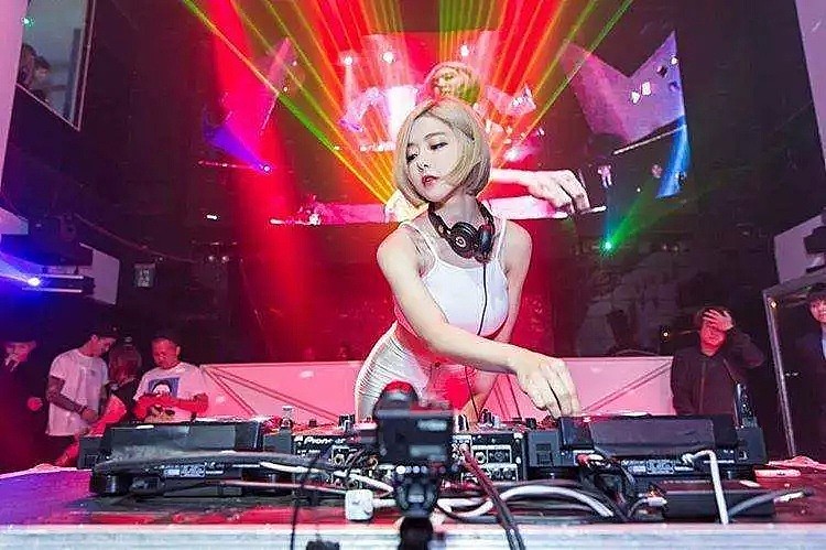 她是韩国最漂亮的女DJ，每次演出观众只关心她穿的多短（组图） - 3