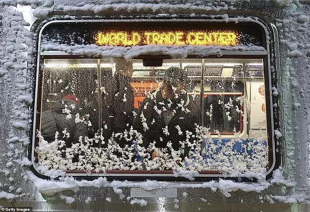 恐怖寒潮袭击美东影响8000万人,全纽约公交停运,已致8人死亡（组图） - 4