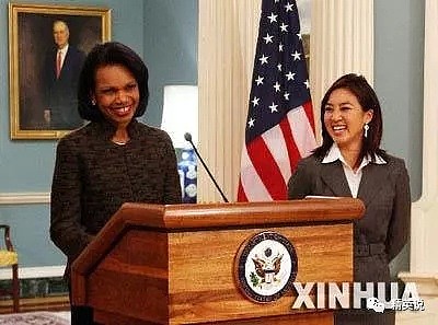 华裔贫民窟女孩跻身美国上流社会，嫁入名门和奥巴马相谈盛欢，如今…（组图） - 26