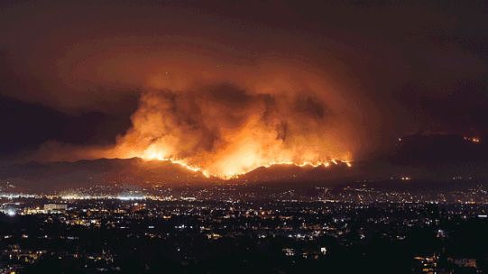 热帖：为什么一场山火会难倒整个美国？（组图） - 1