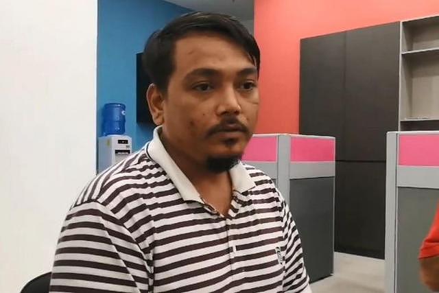 马来西亚男子挑衅辱骂华人女促销员令其讲马来语，引众怒后道歉