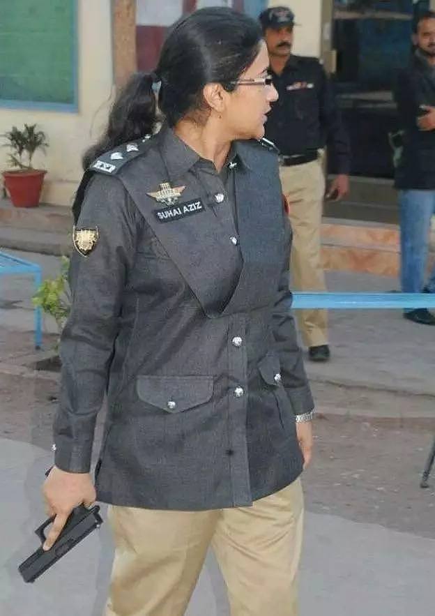中国驻卡拉奇领馆遇袭，这位巴基斯坦美女警官火了（组图） - 4