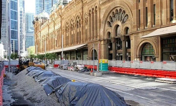 澳洲数十亿工程施工现场视频曝光，10个人搬一块砖！别气，他们可能就快失业了 - 15