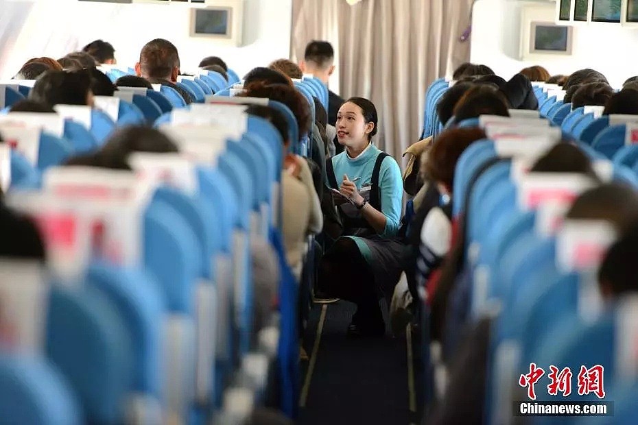 又有华人被警察押下飞机...航空从业者揭露，坐飞机千万别“任性”！（图） - 4