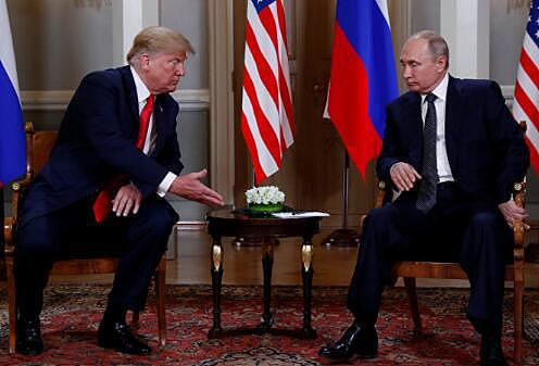 普京与特朗普首次会晤，图源：CNN