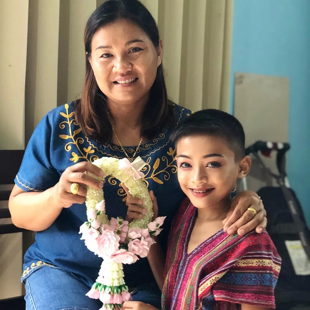 12岁泰国男孩凭惊人化妆术走红ins！还给爸妈盖了一栋大别墅...（组图） - 22