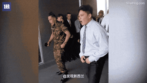 新西兰17岁少年自杀，葬礼上亲友这个举动上热搜！中国网友：不怕诈尸？（组图/视频） - 2