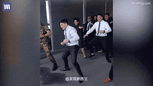 新西兰17岁少年自杀，葬礼上亲友这个举动上热搜！中国网友：不怕诈尸？（组图/视频） - 4