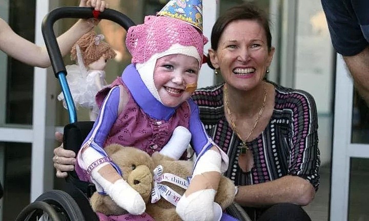 6岁前经历两次车祸的澳洲天使，一路艰辛牵动2400多万澳人的心！她用勇气和微笑鼓舞人心，更成为澳洲希望的象征（组图） - 17