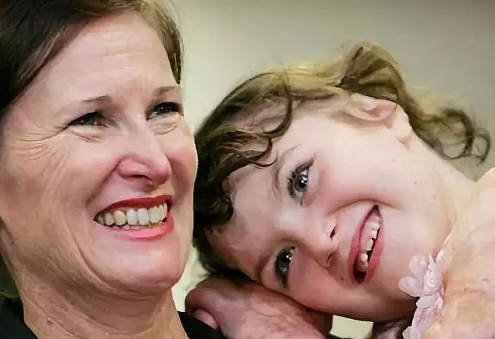 6岁前经历两次车祸的澳洲天使，一路艰辛牵动2400多万澳人的心！她用勇气和微笑鼓舞人心，更成为澳洲希望的象征（组图） - 18