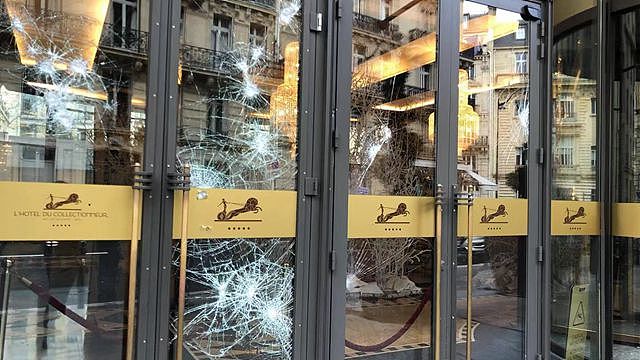 记者亲历巴黎暴乱:商场散发火药味 法国形象全毁