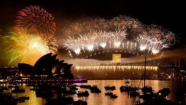 十亿人围观悉尼，十万朵烟花绚烂绽放！悉尼跨年烟火秀最全攻略在此！（组图） - 27