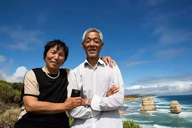 他把70岁患癌父亲“骗”到澳洲，从14000英尺高空飞跃而下，奇迹发生了··· - 6
