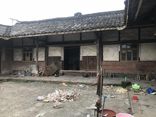 四川夹江公交爆炸案嫌疑人：性格孤僻，10年未同家人来往