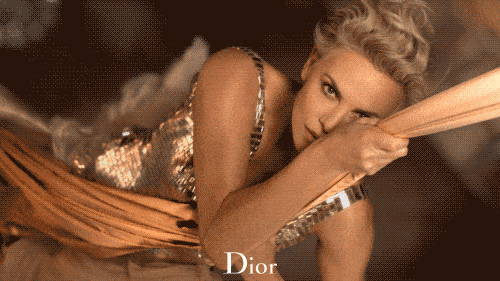 让Dior痴迷14年，被霍金奉为女神，她却为了演戏把自己糟蹋成这样...（组图） - 2