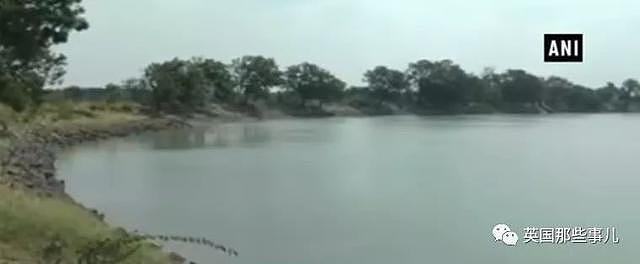 湖中发现携带艾滋的女尸……村民：给我把整个湖水抽干！
