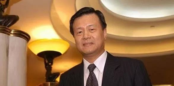 他是澳洲最有钱的华人，上节目捐国宝成网红，移民澳洲的背后，却让人忍不住为他点赞！ - 17