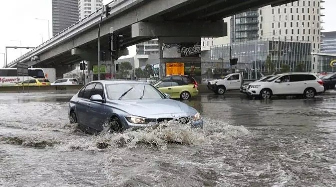 注意！僵尸飓风席卷澳洲！悉尼狂风暴雨，维州昆州惨被蹂躏！（组图/视频） - 37