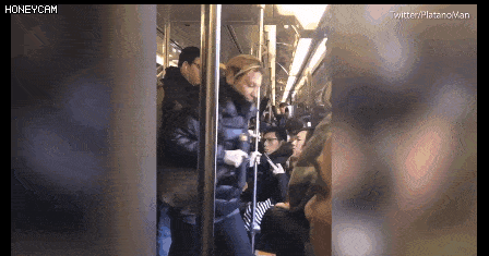 打骂踹踢 纽约地铁白女嚣张狂吼“支那猪” 华女险毁容 还有天理吗？（视频/组图） - 5