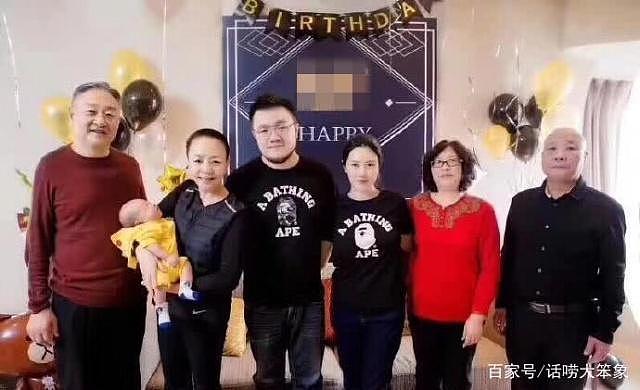57岁宋丹丹被指升级当奶奶 全家福曝光（组图） - 8