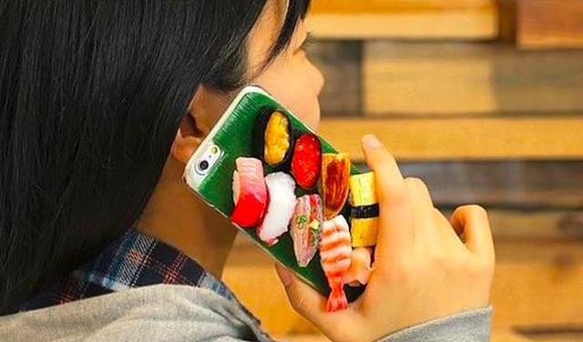 日本人推出最变态手机壳，你敢带出门吗？