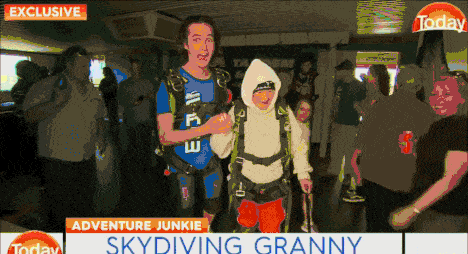 102岁老奶奶从4000米高空一跃而下，惊呆众人，背后的原因竟然是这样……（组图） - 10